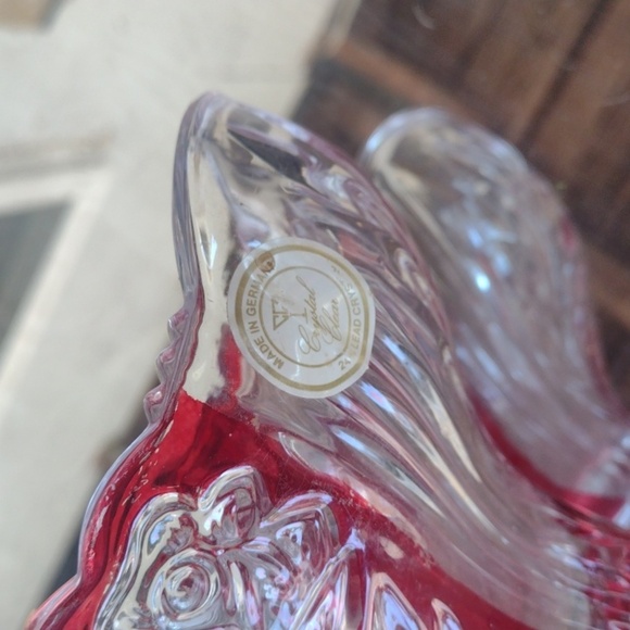 Red and Clear Glass Vase with Rose Design - Picture 2 of 3